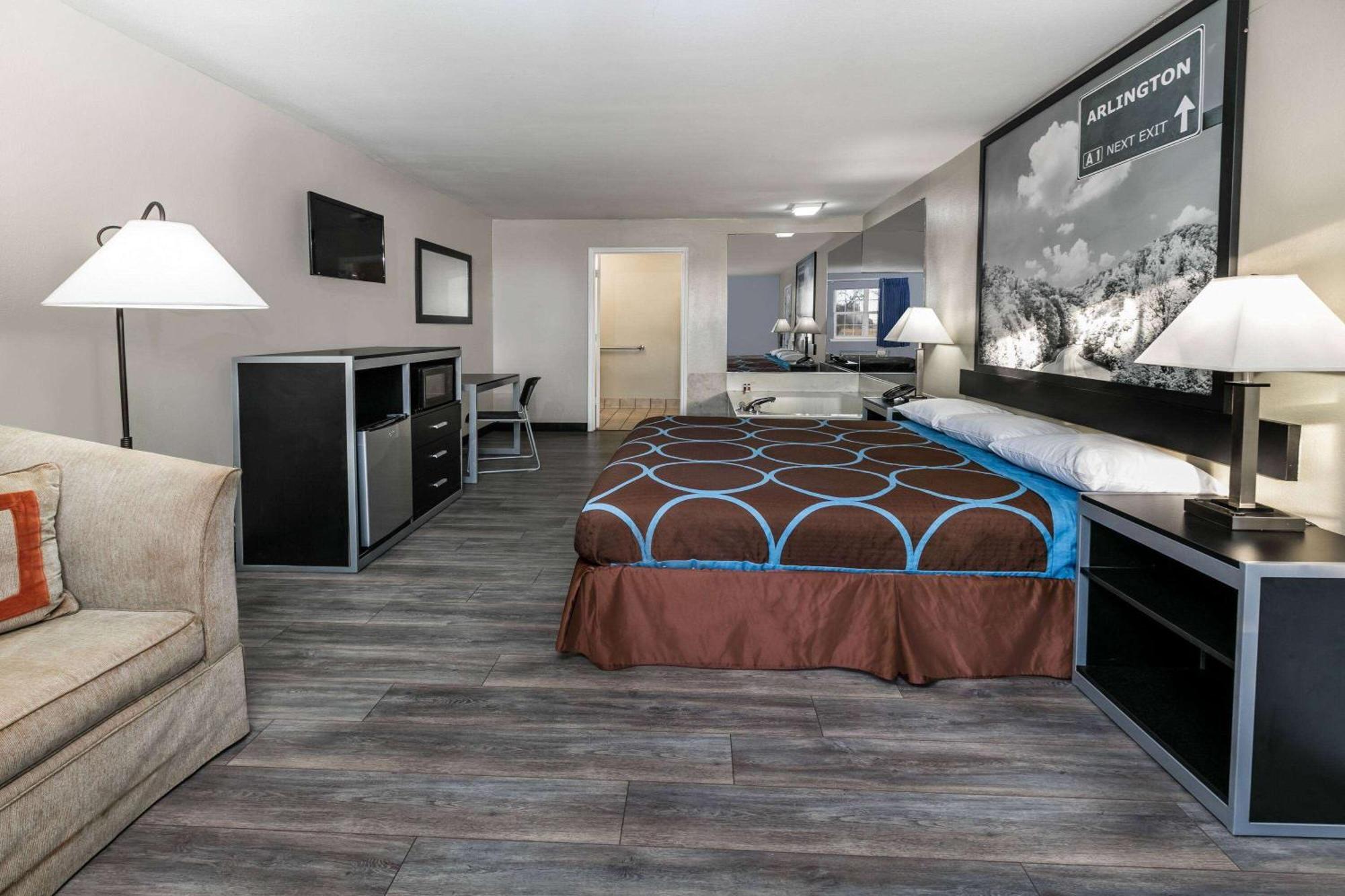 Super 8 By Wyndham Arlington Near At&T Stadium Dış mekan fotoğraf